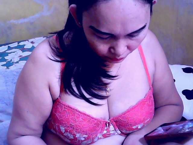 Carmela4u live cam on BongaCams