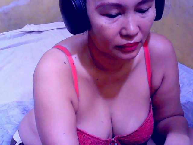 Carmela4u live cam on BongaCams