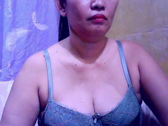 Carmela4u live cam on BongaCams