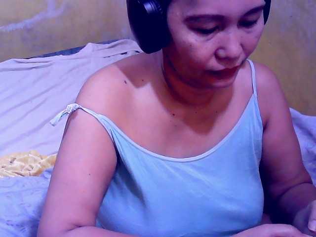 Carmela4u live cam on BongaCams
