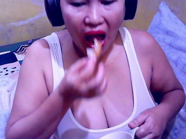 Carmela4u live cam on BongaCams