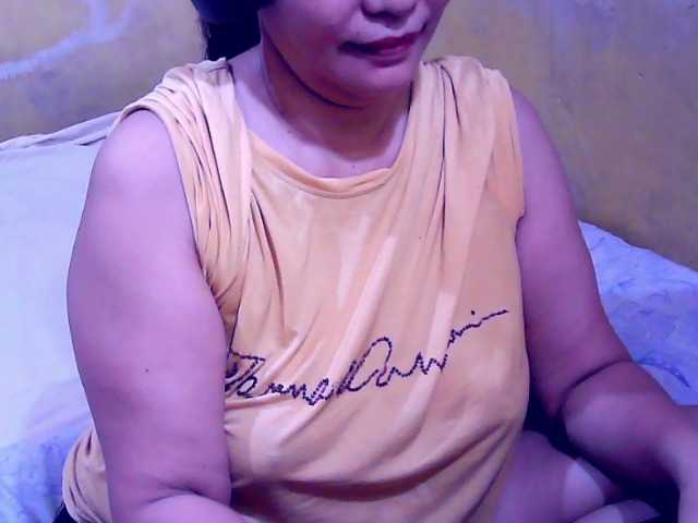 Carmela4u live cam on BongaCams