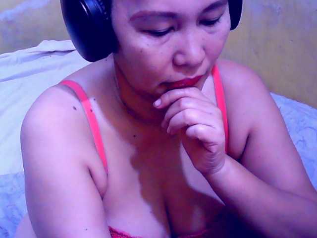 Carmela4u live cam on BongaCams