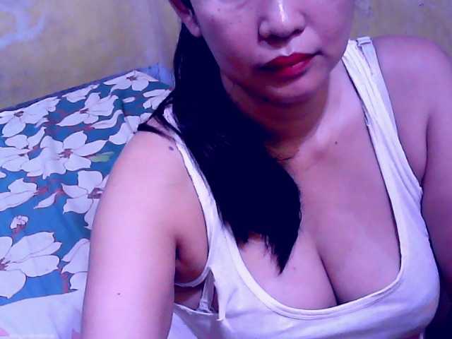 Carmela4u live cam on BongaCams