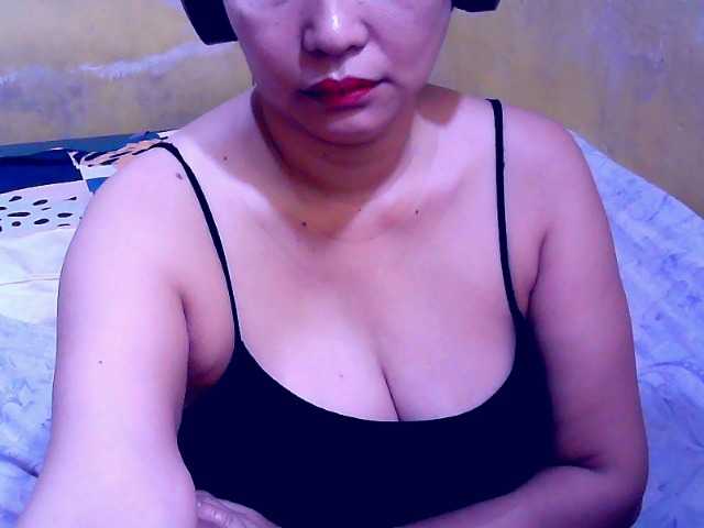 Carmela4u live cam on BongaCams