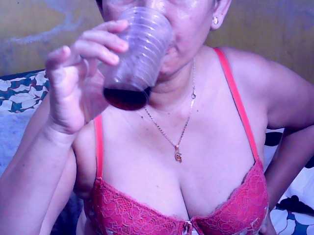 Carmela4u live cam on BongaCams