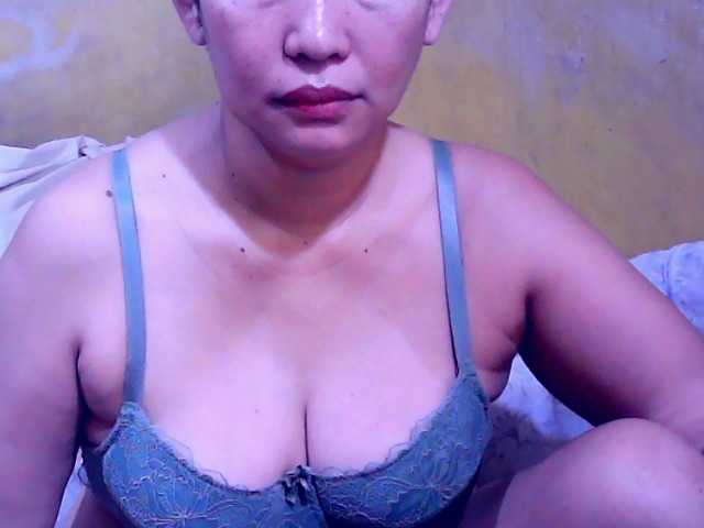 Carmela4u live webcam show