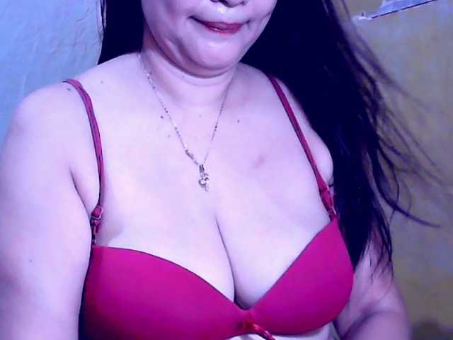 Carmela4u live cam on BongaCams