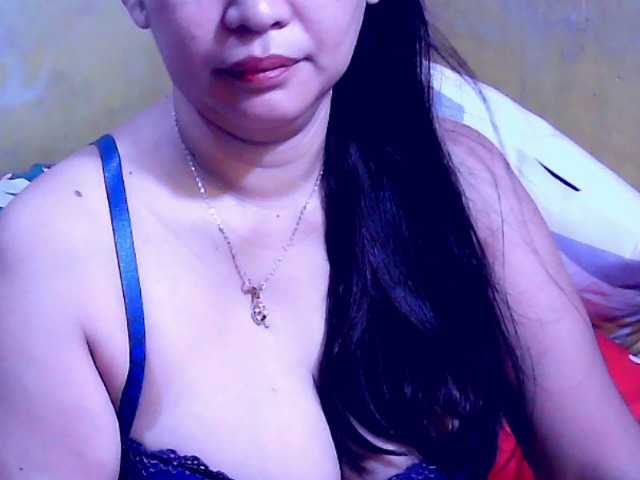Carmela4u live cam on BongaCams
