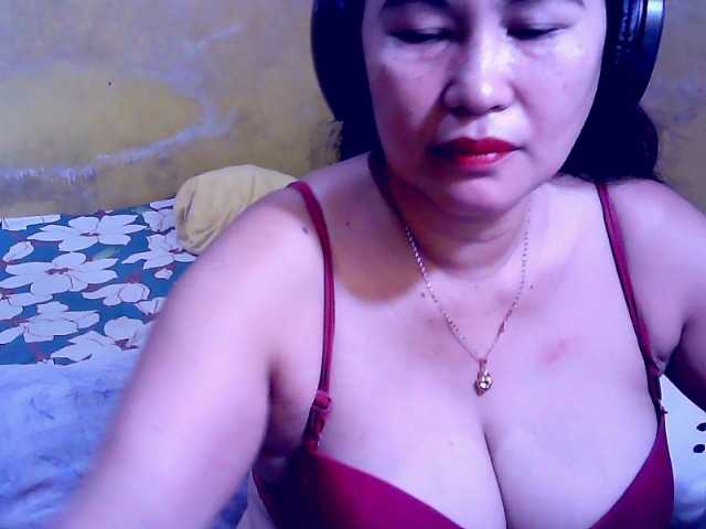 Carmela4u live cam on BongaCams