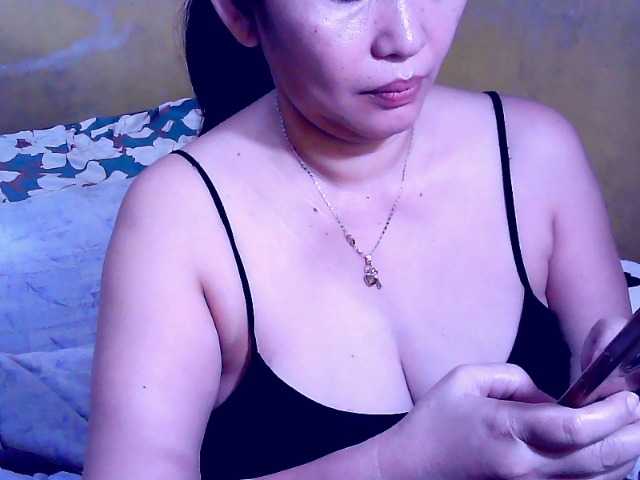 Carmela4u live cam on BongaCams