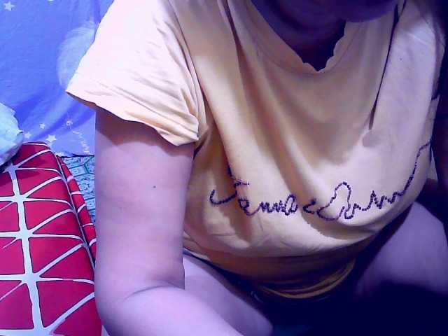 Carmela4u live cam on BongaCams