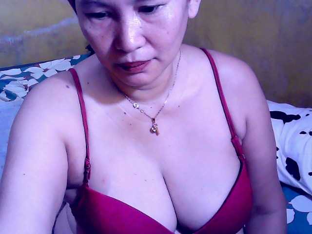 Carmela4u live cam on BongaCams