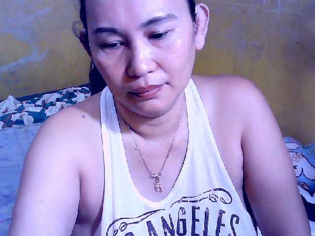 Carmela4u live cam on BongaCams