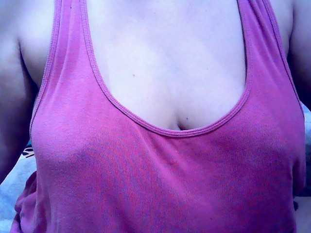 Carmela4u live cam on BongaCams