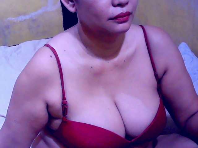 Carmela4u live cam on BongaCams