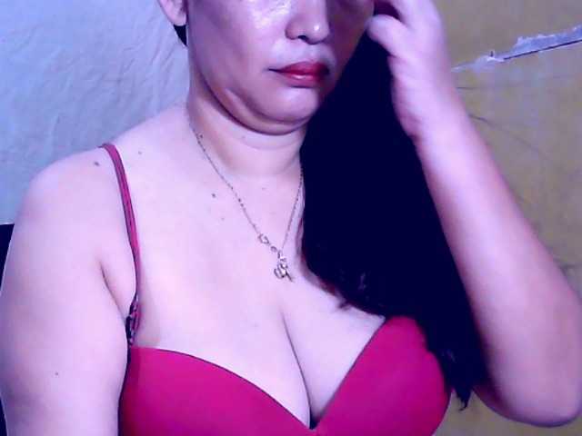 Carmela4u live cam on BongaCams
