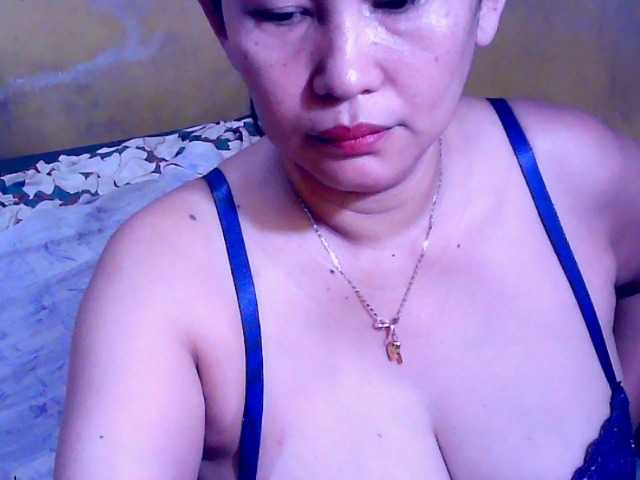 Carmela4u live cam on BongaCams
