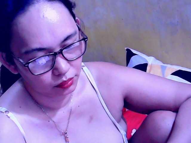 Carmela4u live cam on BongaCams