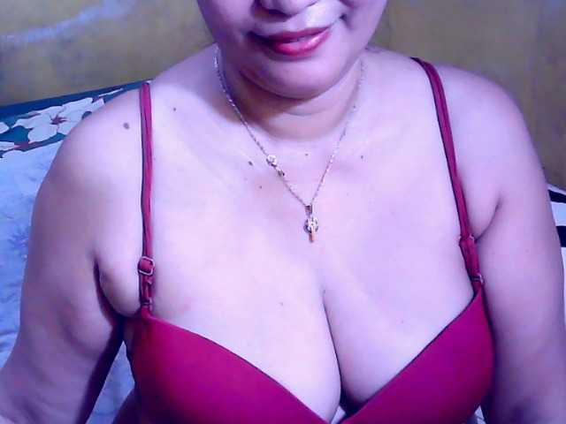 Carmela4u live cam on BongaCams