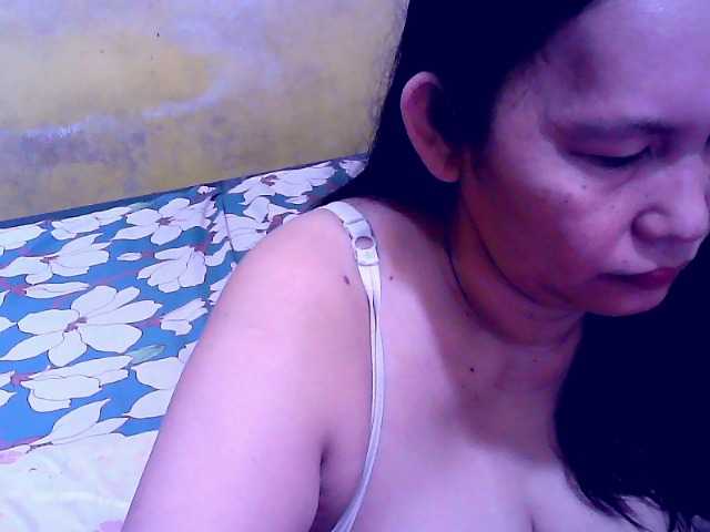 Carmela4u live cam on BongaCams