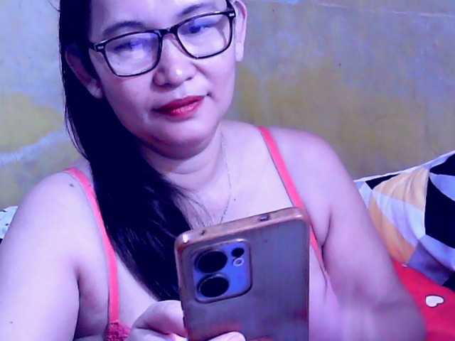 Carmela4u live cam on BongaCams