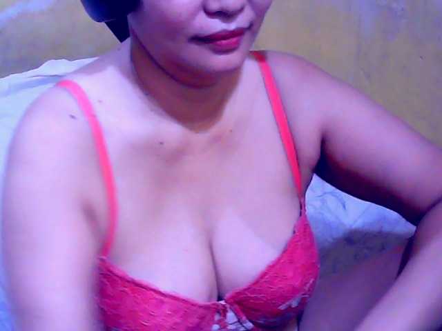 Carmela4u live cam on BongaCams