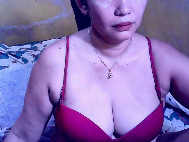 Carmela4u live cam on BongaCams