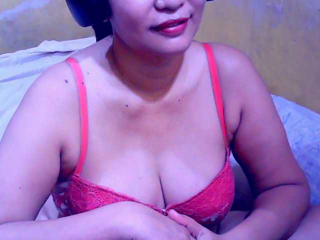Carmela4u live cam on BongaCams