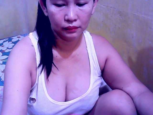 Carmela4u live cam on BongaCams