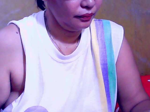 Carmela4u live cam on BongaCams