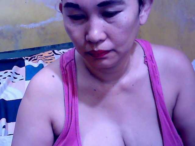Carmela4u live cam on BongaCams