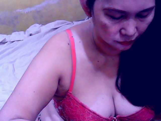 Carmela4u live cam on BongaCams