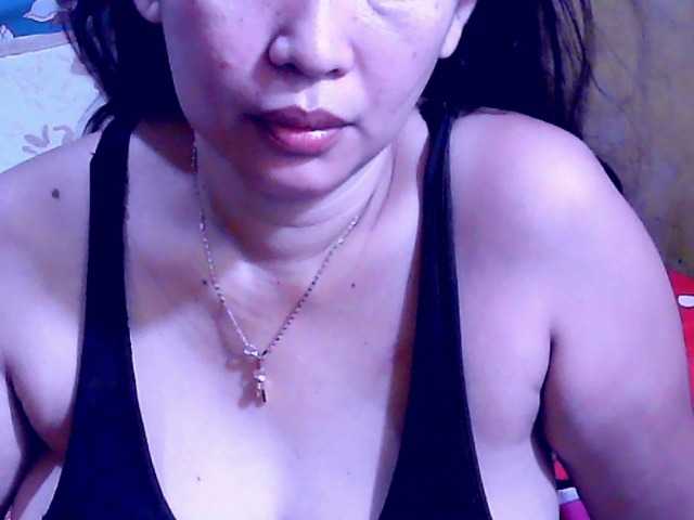 Carmela4u live cam on BongaCams
