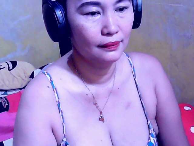 Carmela4u live cam on BongaCams