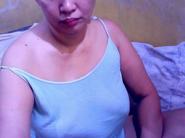 Carmela4u live cam on BongaCams