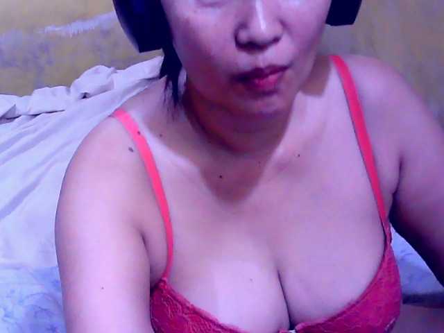 Carmela4u live cam on BongaCams