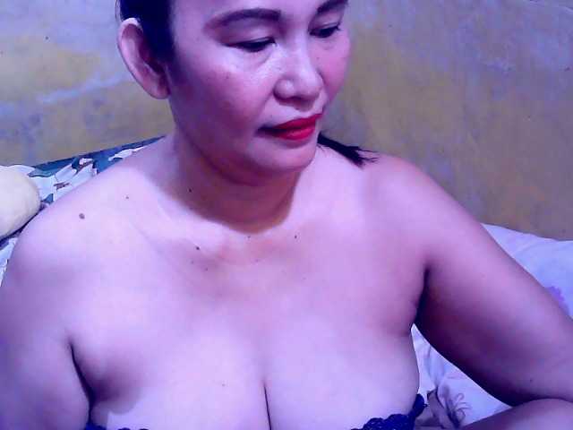 Carmela4u live cam on BongaCams