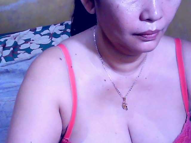 Carmela4u live cam on BongaCams