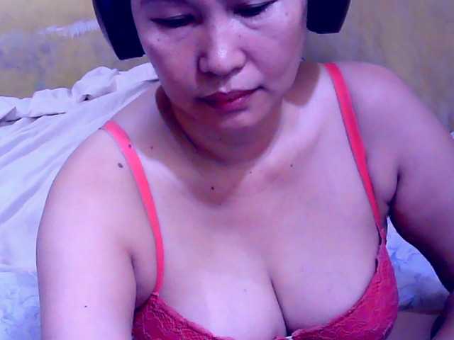 Carmela4u live cam on BongaCams