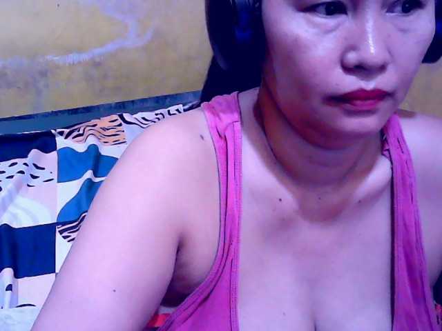 Carmela4u live cam on BongaCams