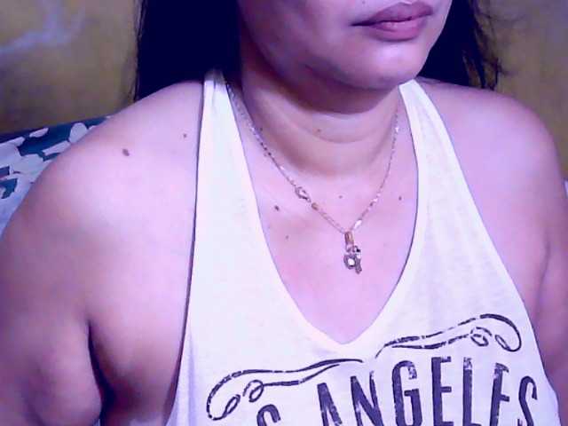 Carmela4u live cam on BongaCams