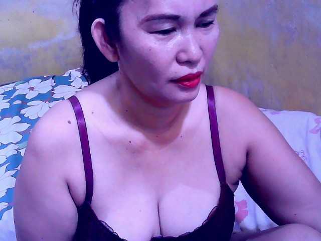 Carmela4u live cam on BongaCams