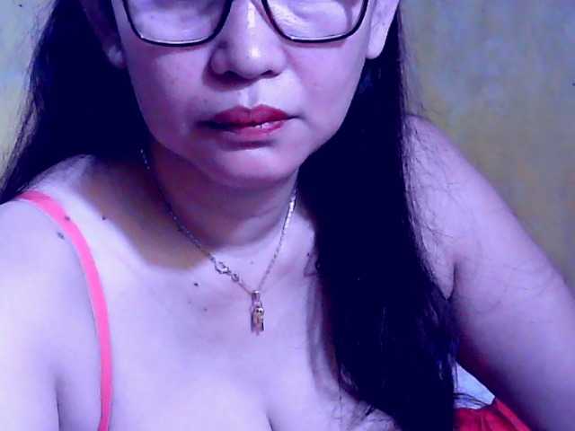 Carmela4u live cam on BongaCams