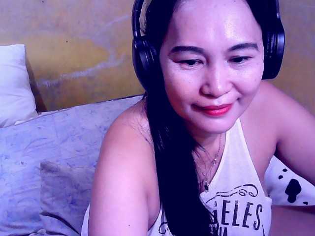 Carmela4u live cam on BongaCams