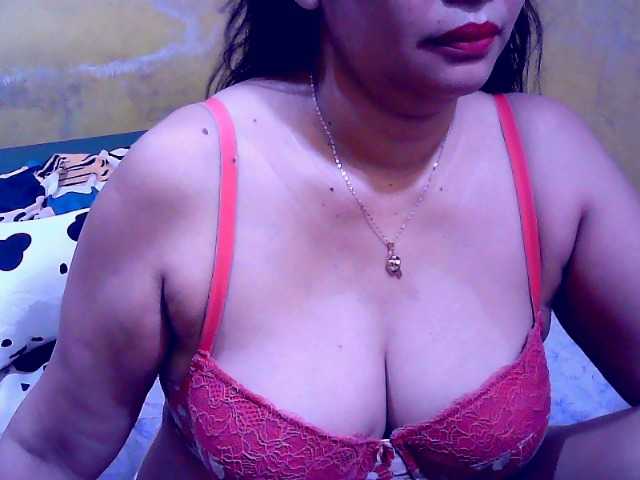 Carmela4u live cam on BongaCams
