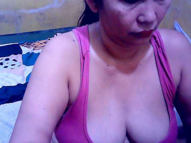 Carmela4u live cam on BongaCams