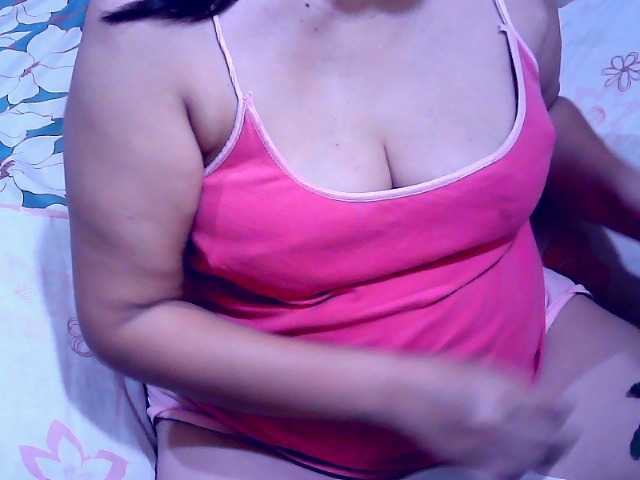 Carmela4u live cam on BongaCams