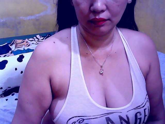 Carmela4u live cam on BongaCams