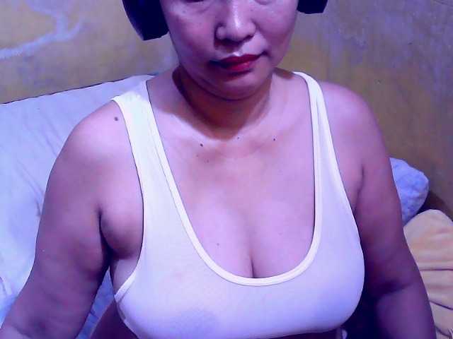 Carmela4u live cam on BongaCams